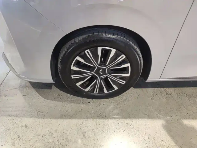 Wuling Starlight 730 — Фото автомобиля 22