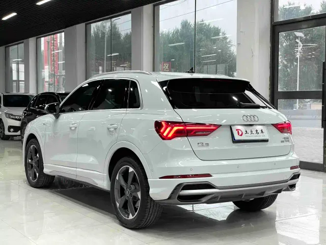 Audi Q3 — Фото автомобиля 4