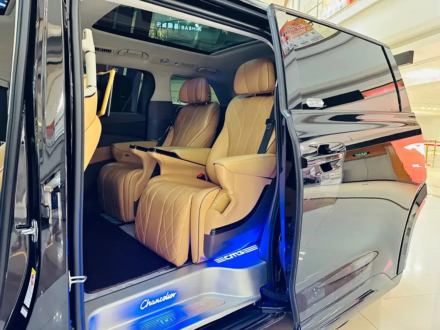 Denza Denza D9 2022 DM-i 970 AWD Flagship — Фото автомобиля 11
