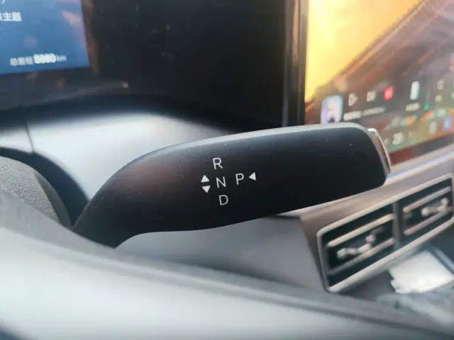 BYD Song L DM-i — Фото автомобиля 10