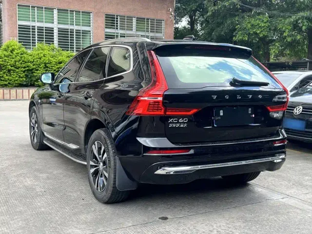 Volvo XC60 — Фото автомобиля 4