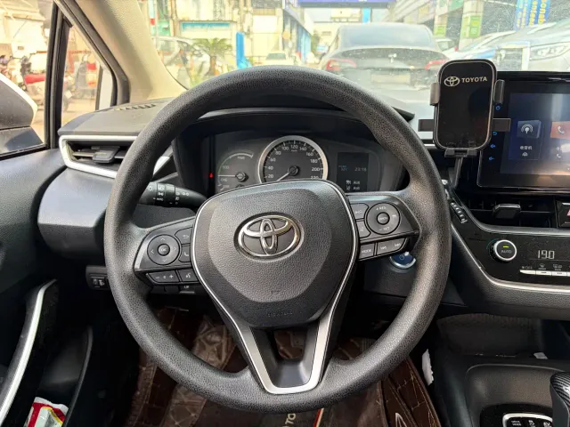 Toyota Corolla — Фото автомобиля 12