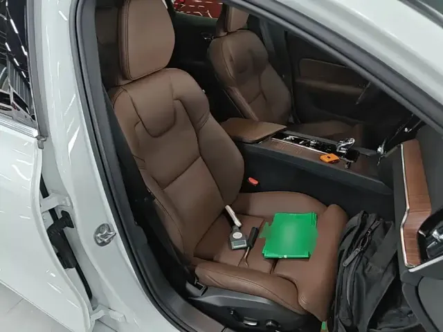 Volvo S60 — Фото автомобиля 24