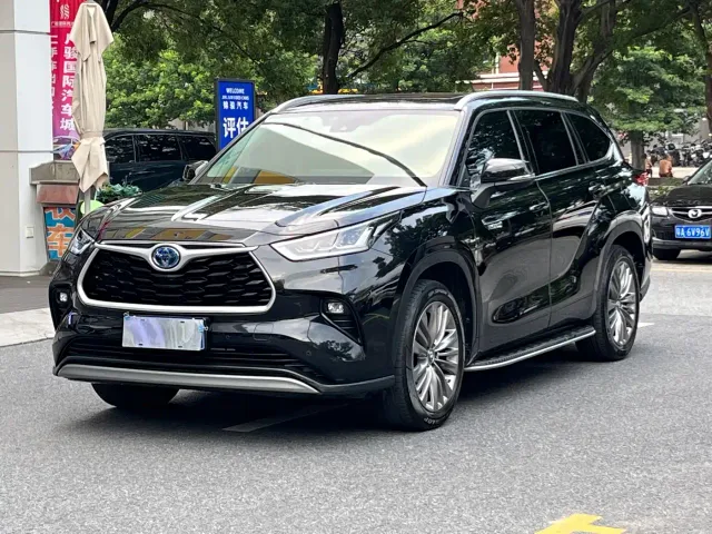 Фотография автомобиля — Toyota Highlander