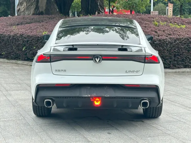 Changan UNI-V — Фото автомобиля 22