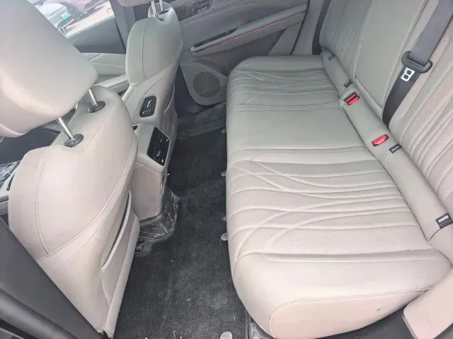 Geely Galaxy Xingyao 8 — Фото автомобиля 8