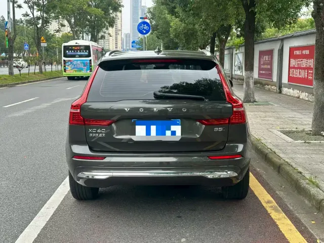 Volvo XC60 — Фото автомобиля 5