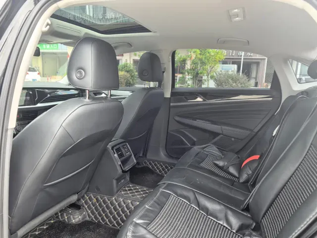 Volkswagen Passat — Фото автомобиля 9
