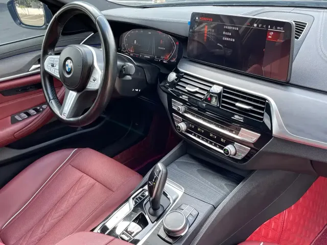 BMW 5 Series — Фото автомобиля 14