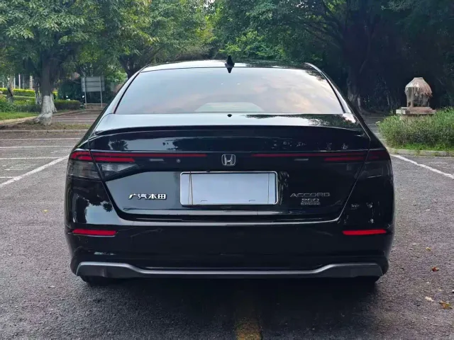 Honda Accord — Фото автомобиля 8
