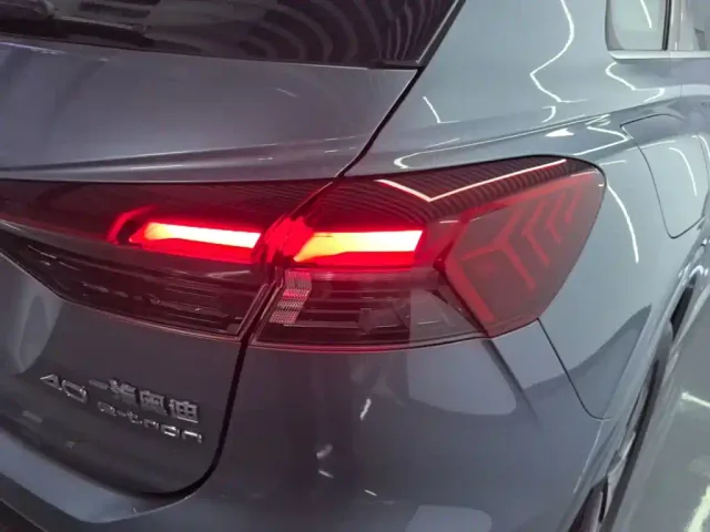 Audi Q4 e-tron — Фото автомобиля 7