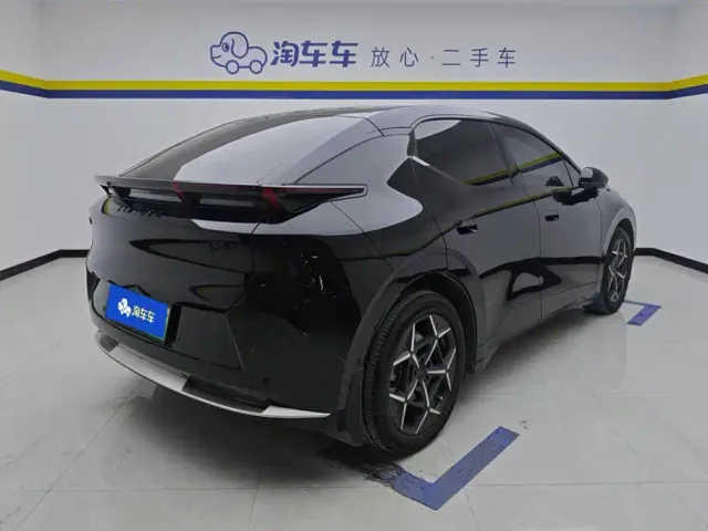 Lynk & Co Z20 — Фото автомобиля 3