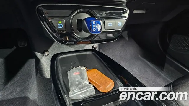 Toyota Prius — Фото автомобиля 9