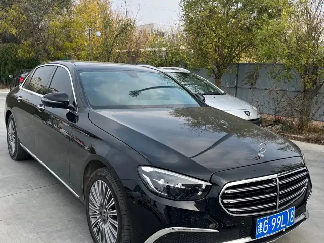 Mercedes-Benz E-Class — Фото автомобиля 2