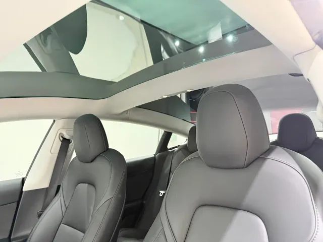 Tesla Model 3 — Фото автомобиля 13