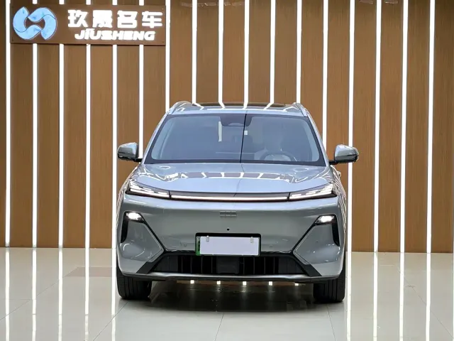 Geely Galaxy Starship 7 EM-i — Фото автомобиля 2