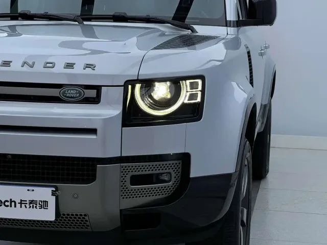 Land Rover Defender — Фото автомобиля 2
