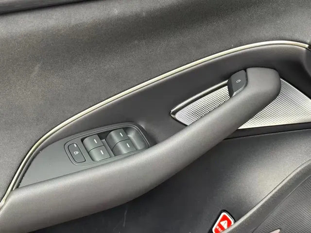Xiaomi SU7 — Фото автомобиля 7