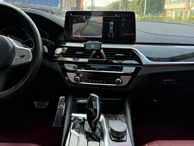 BMW 5 Series — Фото автомобиля 14