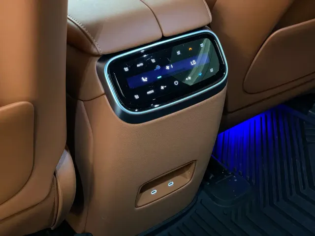 Aito M7 — Фото автомобиля 18