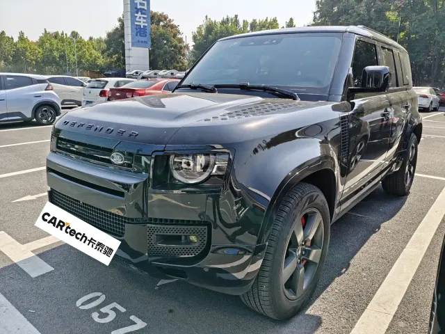 Фотография автомобиля — Land Rover Defender