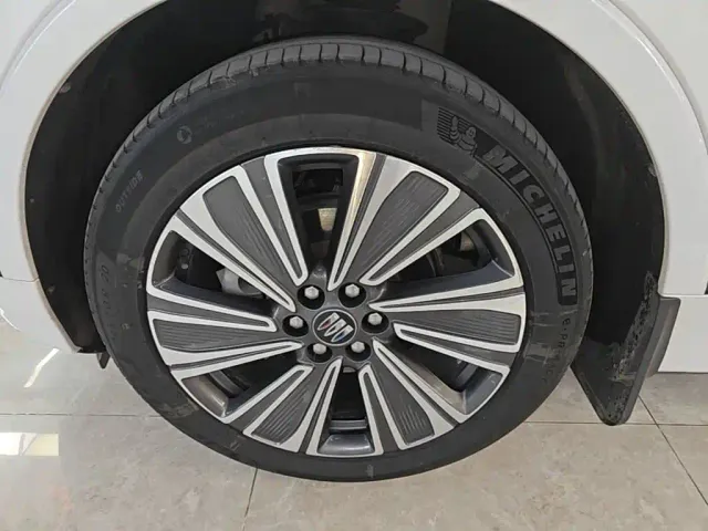 Buick E5 — Фото автомобиля 22