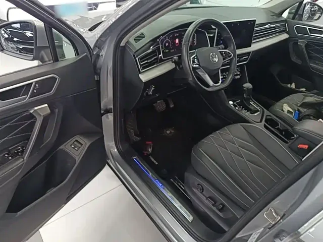 Volkswagen Tiguan L PHEV — Фото автомобиля 15