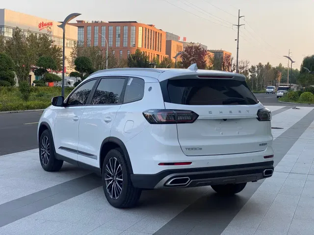 Chery Tiggo 8 — Фото автомобиля 7