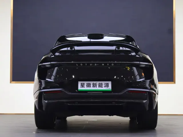 Lotus Eletre — Фото автомобиля 18