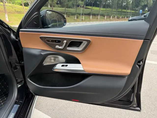 Mercedes-Benz E-Class — Фото автомобиля 11