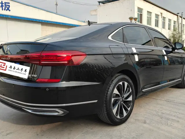 Volkswagen Passat — Фото автомобиля 6