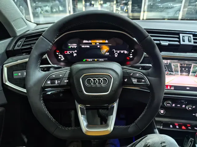 Audi Q3 — Фото автомобиля 12