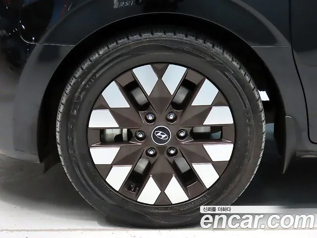 Hyundai Staria Staria 4WD Lounge 9 мест — Фото автомобиля 20