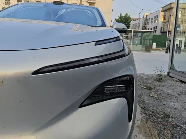 Buick Zhijing E7 — Фото автомобиля 5