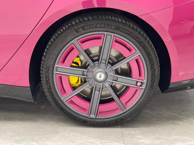 Xiaomi SU7 — Фото автомобиля 19