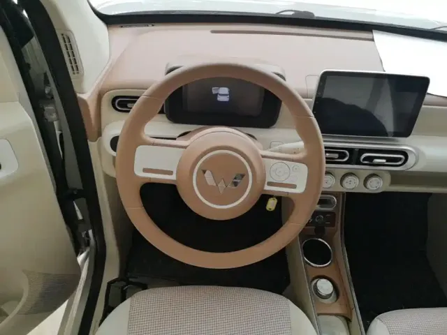 Wuling Hongguang Mini EV — Фото автомобиля 10