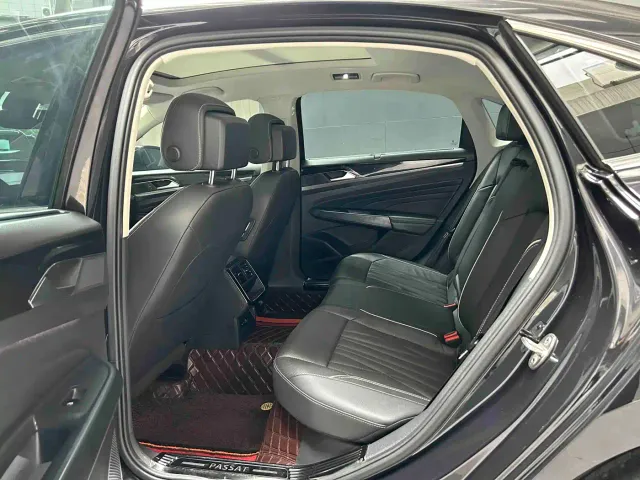 Volkswagen Passat — Фото автомобиля 4