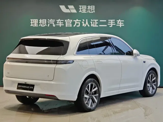 Li Auto L7 — Фото автомобиля 4