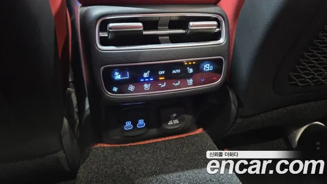 Genesis GV70 2.5T Бензин AWD — Фото автомобиля 24