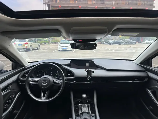 Mazda Axela — Фото автомобиля 22