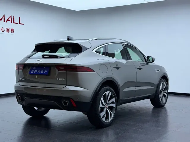 Jaguar E-PACE — Фото автомобиля 6