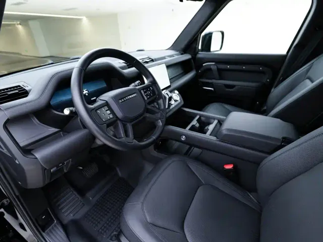 Land Rover Defender — Фото автомобиля 13