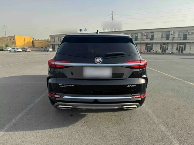 Buick Enclave — Фото автомобиля 5