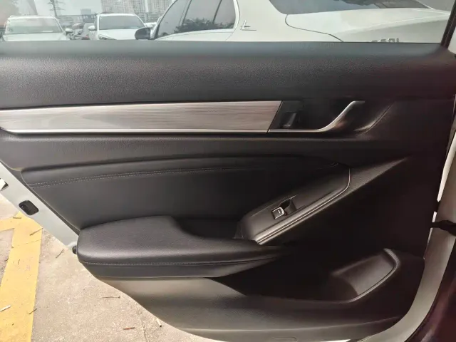 Honda Accord — Фото автомобиля 20