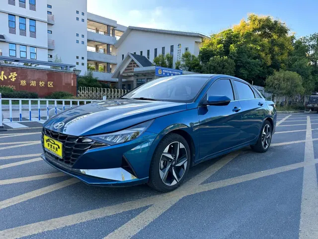 Фотография автомобиля — Hyundai Elantra