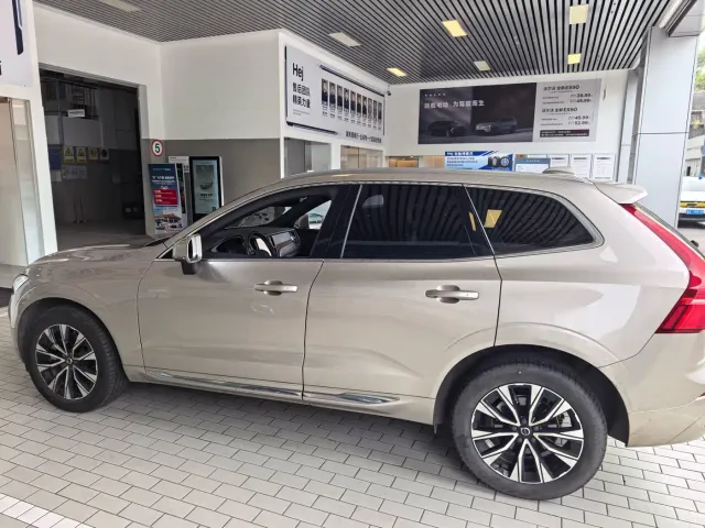 Volvo XC60 — Фото автомобиля 5
