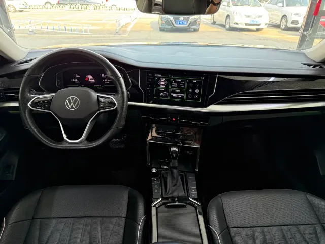 Volkswagen Passat — Фото автомобиля 7