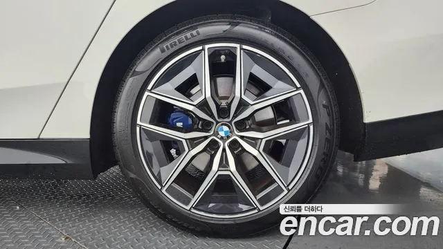 BMW 5-Series — Фото автомобиля 18