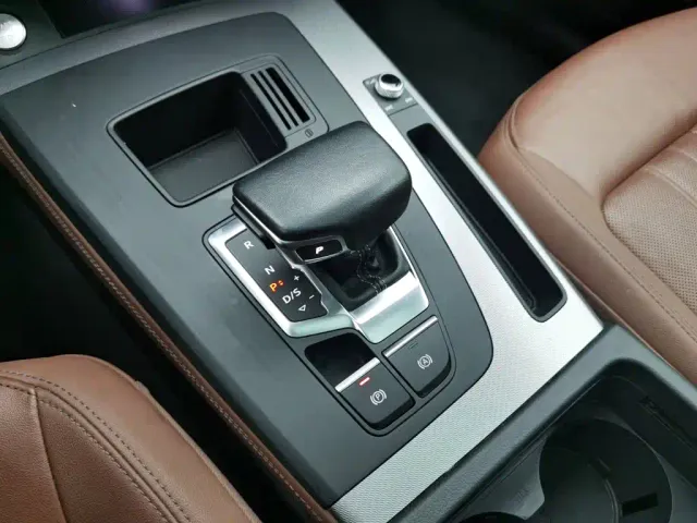 Audi Q5L — Фото автомобиля 13