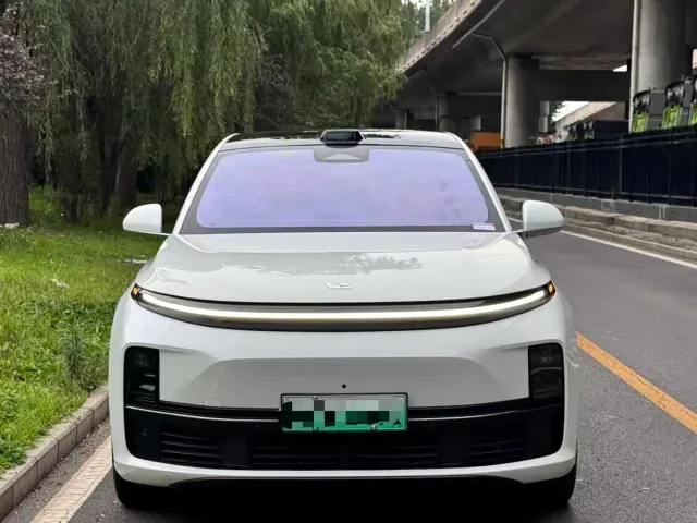 Li Auto L7 — Фото автомобиля 2
